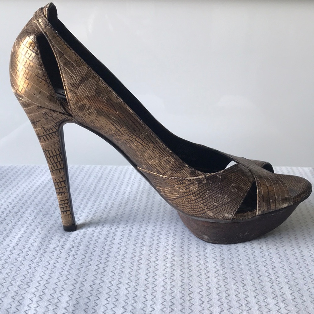 BCBGMAXAZRIA Heels